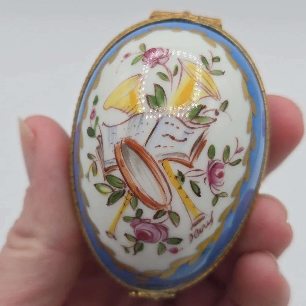 Vtg limoges trinket box La‎ main egg shaped Blue Floral Music Paris Style